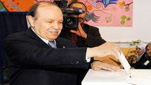 Bouteflika veut un vote massif                                    IL A QUALIFIE LES PROCHAINES ELECTIONS DE « DATE HISTORIQUE »