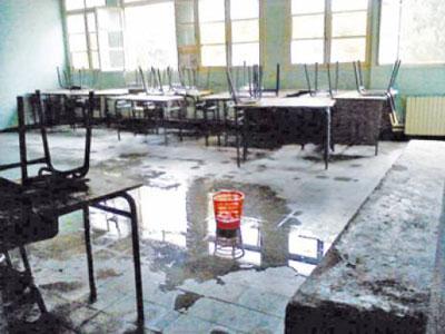 Mekla veut un lycée sans amiante ! L'établissement en préfabriqué représente un danger