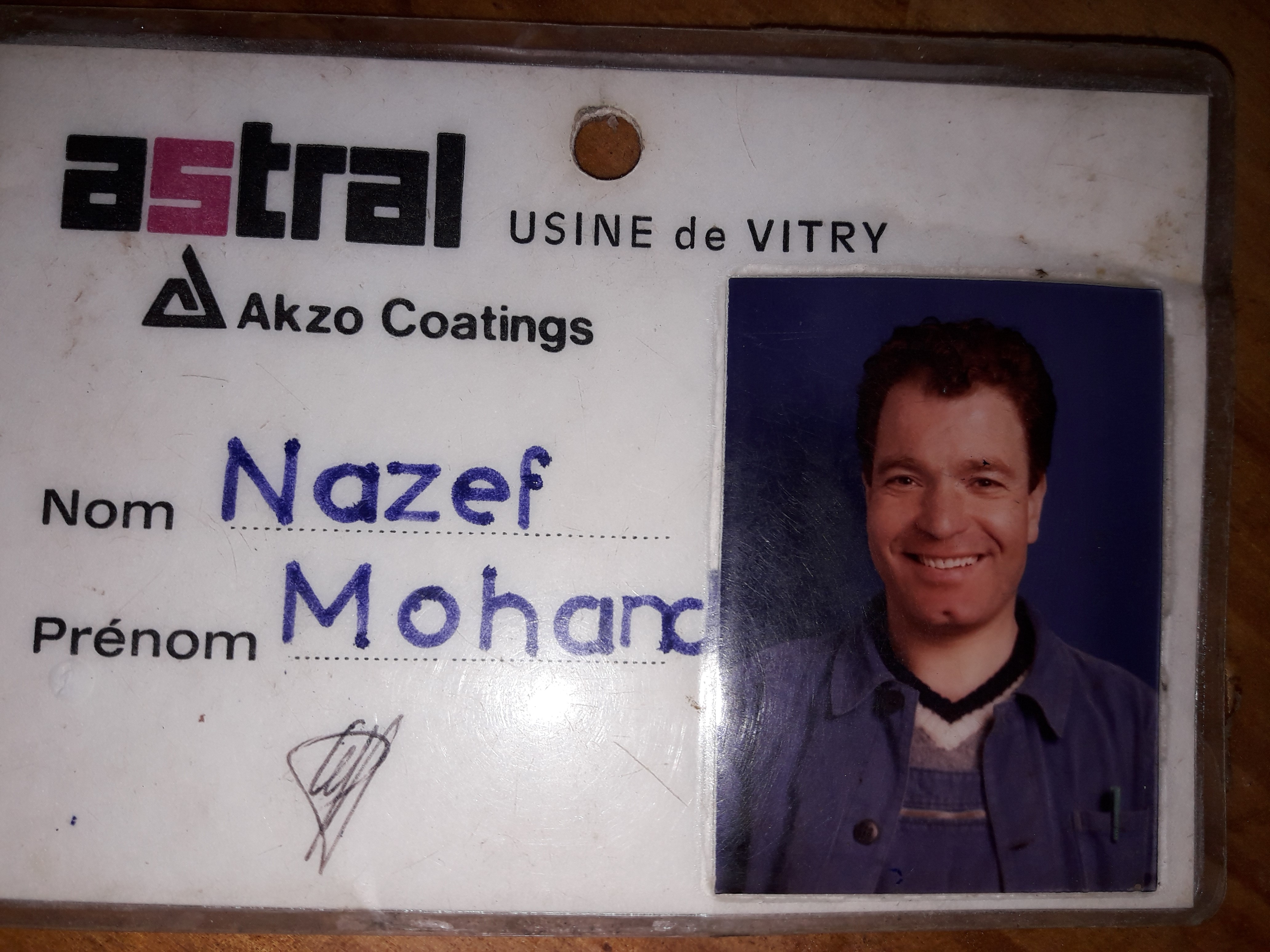 L’ombre qui dicte ses lois, à l’homme qui rit en pleurant,