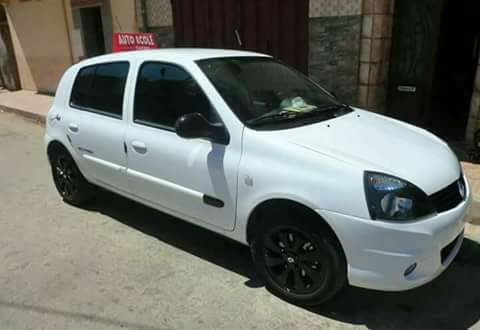 تعليم السياقة