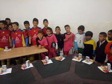 تكريم السيد خليل شاهد من طرف مسؤولي وبراعم اكادمية الاغواط