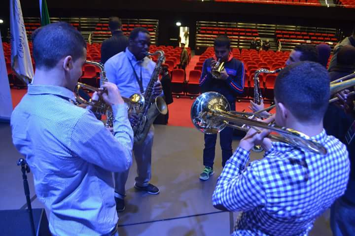 حفل فني موسيقي لفرقة Hi La La Brass Band