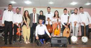 حصة جلسة مع فنان من تنشيط سعاد ماجري على أمواج إذاعة عنابة الجهوية