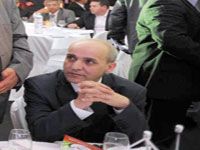 Nezzar Farid, Président du CA Batna                                    'Les investisseurs locaux nous ignorent'