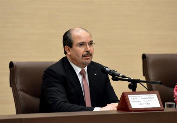 web: protéger les enfants contre les idées intruses à la société