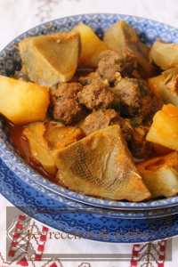 Mtewem aux artichauts sauce rouge