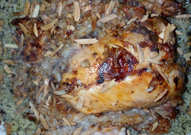 دجاج محشي مع ارز باللحم المفروم