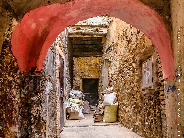 والي تلمسان يعطي انطلاقة أشغال إعادة الاعتبار لشوارع المدينة القديمة