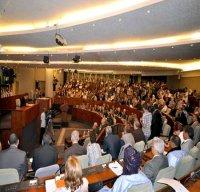 Les députés soulignent la nécessité de former les jeunes entrepreneurs