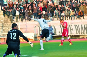 Trio de tête sous pression                                    Football, championnat de ligue 1