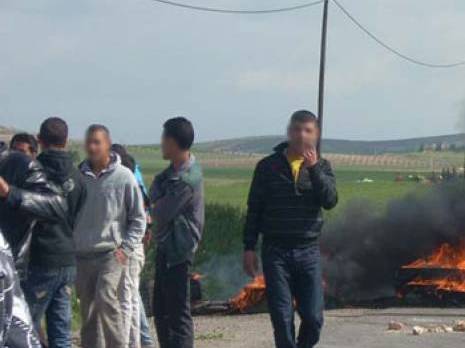 Aïn El Bya : des centaines de jeunes bloquent la route                                    Oran : les autres articles