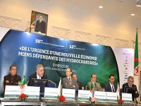 L'urgence d'une nouvelle économie moins dépendante des hydrocarbures (Experts)