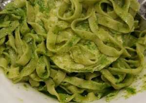 معكرونة بالريحان وصدر الجاج