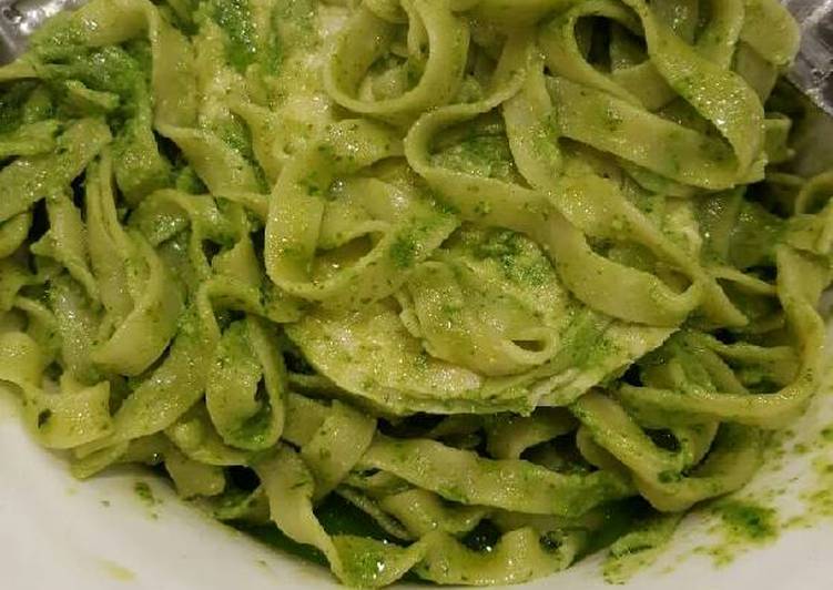 معكرونة بالريحان وصدر الجاج