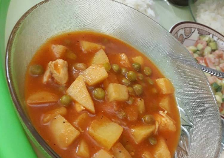 بازيلا وبطاطا ومكعبات الدجاج