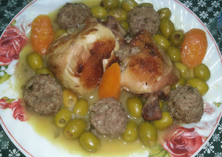 طاجين الزيتون بالدجاج و الكفتة