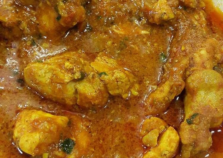 ادام دجاج بالكاري