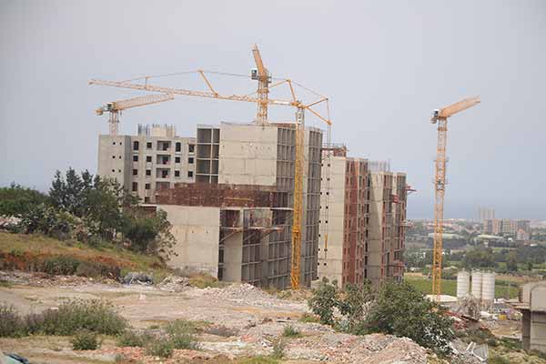 أزمة العقار ترهن المشاريع بخشلة.