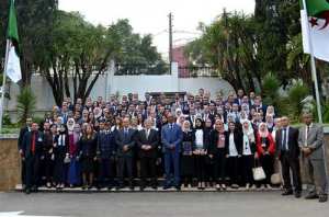 Ouyahia met en avant le rôle de l'ENA dans l'édification d'une administration locale forte