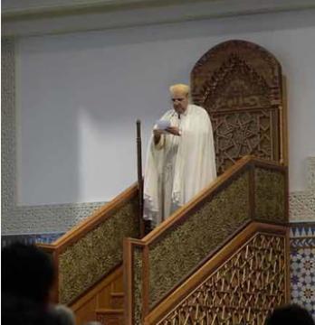 IL EST DE PLUS EN PLUS SOLLICITÉ EN EUROPE L'imam algérien séduit