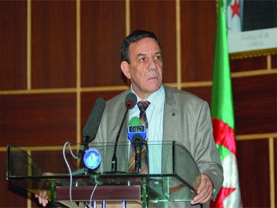 Moussa Touati avoue avoir vendu des places sur les listes électorales                                    Corruption politique