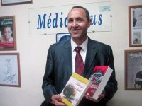 Un livre pour les lecteurs des deux langues                                    Sur les étals - « Confession d'Assekrem » d'Azzedine MIHOUBI