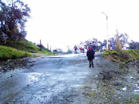 Glissements de terrains à Azazga : les engagements du ministre des travaux publics                                    Tiziouzou : les autres articles