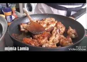 أجنحة الدجاج و الأرز بالخضر