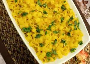 مكرونة بالدجاج والجبنة