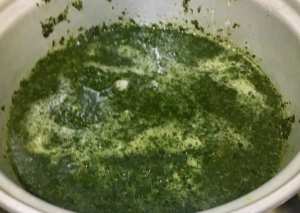 ملوخيه بالدجاج مع الرز المصري