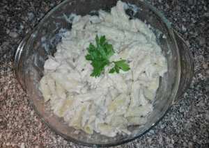 مكرونة بالويت صوص وقطع الفراخ