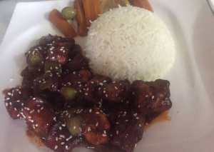 دجاج حامض وحلو بالطريقة الصينية