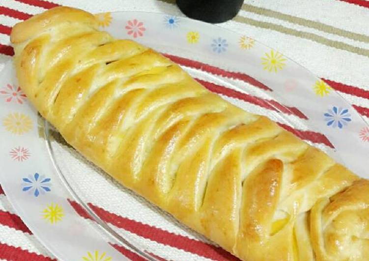 فطيرة الضفرة بحشوة الدجاج