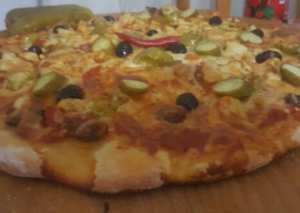 بيتزا بالخضار والدجاج