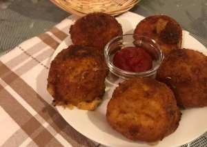 كرات البطاطا بالدّجاج الحار والجبنة