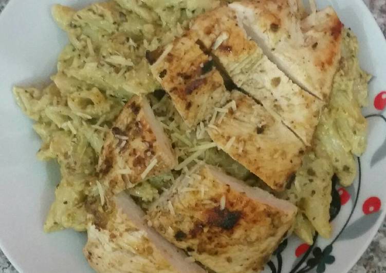 دجاج بالفستق وباستا بالبستو