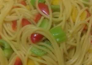 الاندومى البيتى بالفلفل الملون ونكهة الفراخ