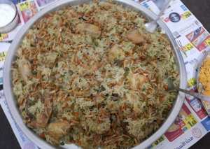 الارز بالخضار وقطع الدجاج