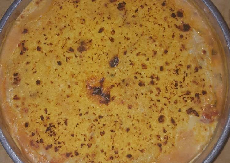 صينية برغل بالدجاج المشوي والبشاميل