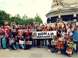 Planète - Guyane (France): le combat de deux jeunes amérindiens contre la  Montagne d’or