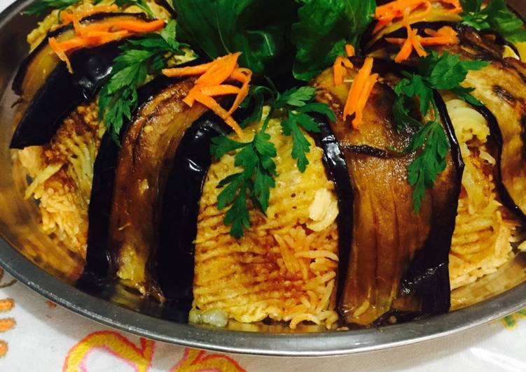 مقلوبه دجاج مع الخضار