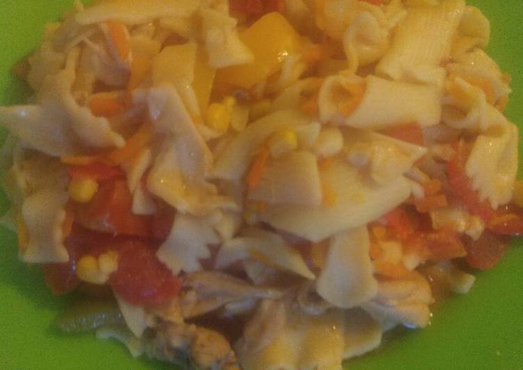 معكرونه بالدجاج والخضار