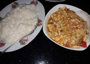 دجاج صيني مع رز أبيض (Chinese)