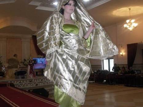 La beauté et la magie du traditionnel                                    Nouvelle collection de haute couture de Hassiba Chambaz à Blida