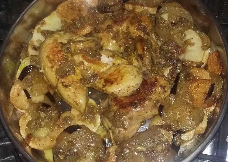صينيه دجاج بالبطاطا والباذنجان بالخلطه على طريقتي
