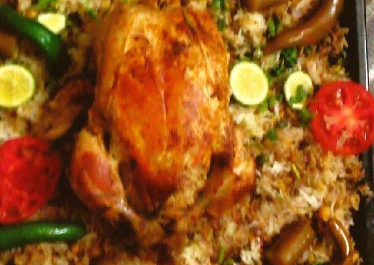 دجاج محشي بنكهة القرفة
