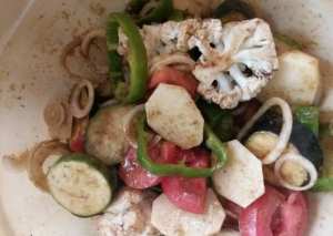 دجاج مع الخضار بالفرن