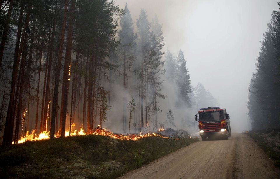 Planète - De violents incendies embrasent des forêts au centre de la Suède jusqu'en Laponie