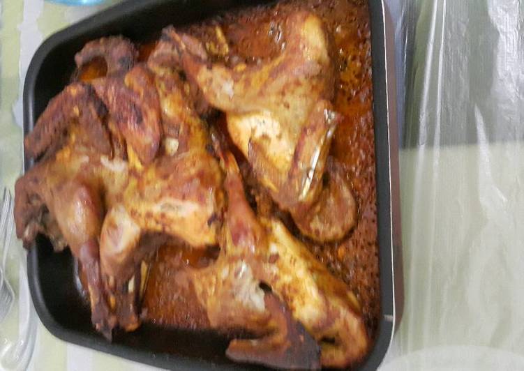 دجاج مشوي بلفرن مع توميه وسلطه البطاطا