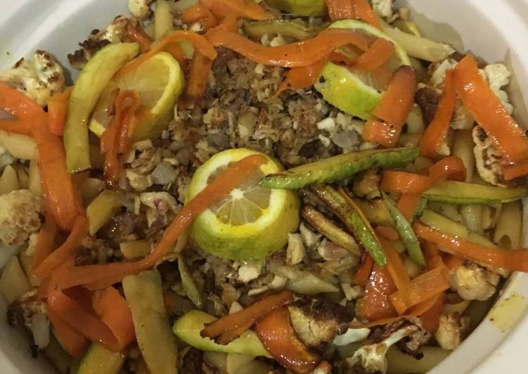 مكرونه بالدجاج المسحب مع الخضار